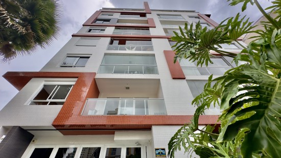 AMPLO APARTAMENTO ÁGUA VERDE