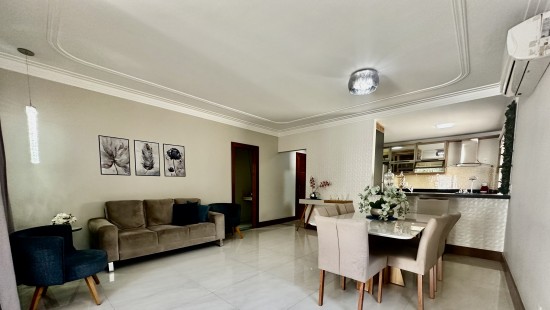 CASA EM COLINA DE LARANJEIRAS