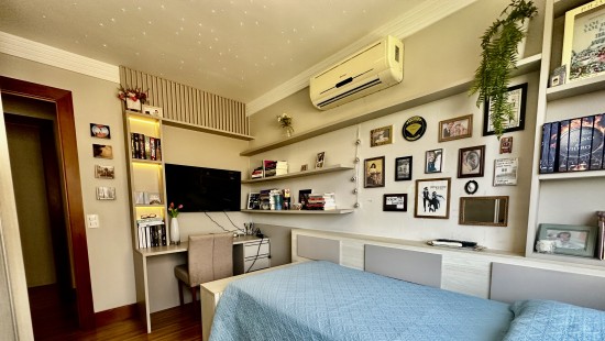 CASA EM COLINA DE LARANJEIRAS