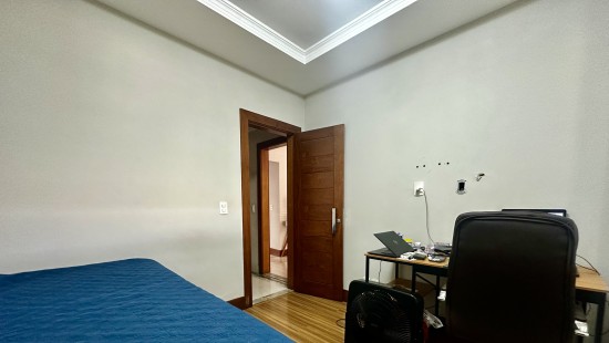 CASA EM COLINA DE LARANJEIRAS