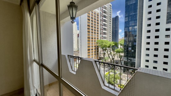 APARTAMENTO NO BAIRRO BATEL