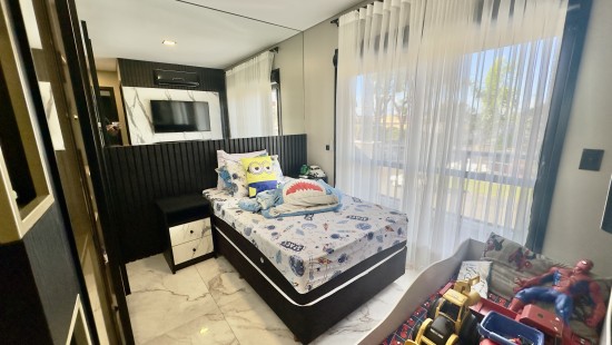 SOBRADO TRIPLEX MOBILIADO HAUER