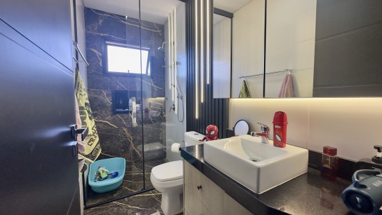 SOBRADO TRIPLEX MOBILIADO HAUER